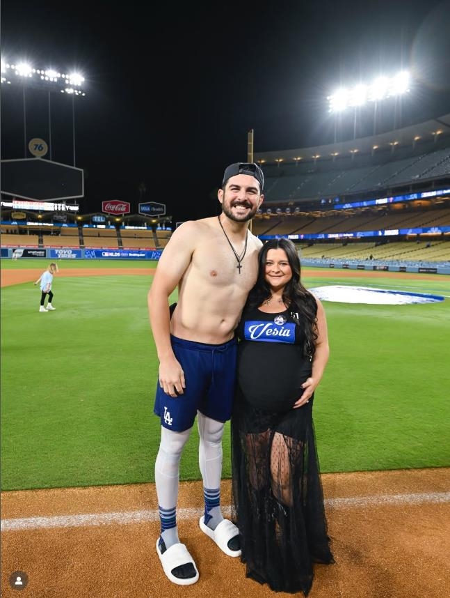 MLB(影)／世界大賽開打前痛失愛女！道奇救援投手費西亞妻子哽咽分享心情