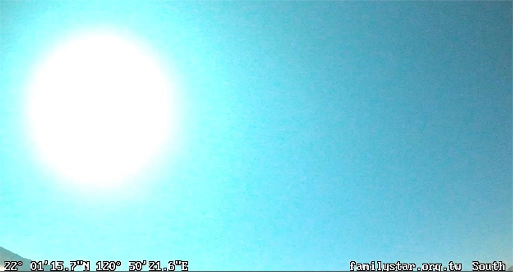 彰化、高雄、屏東鏡頭成功捕捉　罕見「火流星」本體極亮、煙塵飄散