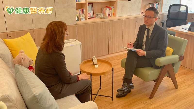 癌友確診首年輕生率達5.5倍 台癌「5+5心理社會處方」接住情緒困擾