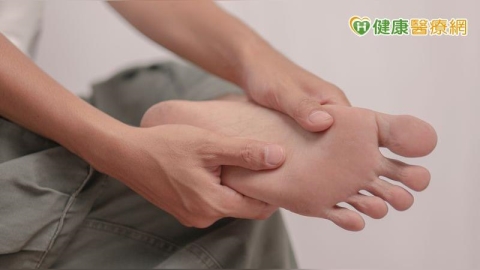 小寒到「吹風機吹腳底」消黑眼圈、促睡眠？　中醫師：關鍵是保暖