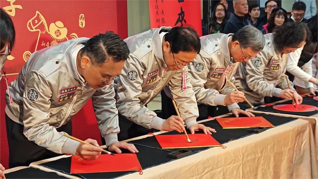 桃園"春聯福袋"開箱! "馬載祿厚"台語諧音"明天更好"