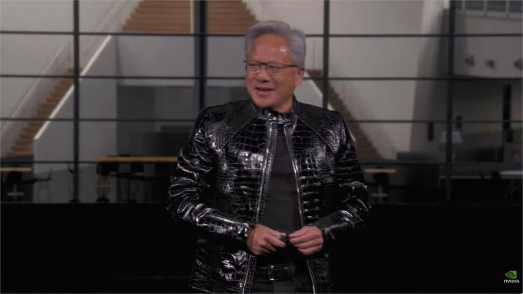 CES黃仁勳穿鱷魚皮衣現身 蘇姿丰同天尬場大鑽戒超閃