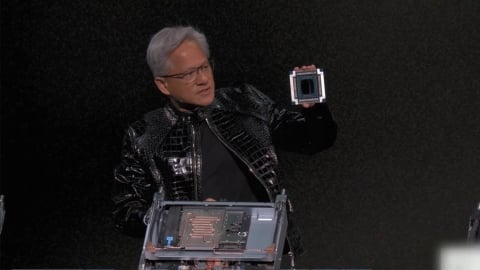 CES黃仁勳穿鱷魚皮衣現身 蘇姿丰同天尬場大鑽戒超閃