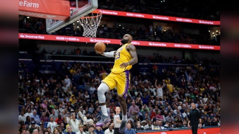 NBA(影)／這41歲？湖人詹皇大秀招牌「拉桿爆扣」豪取30分助隊奪3連勝