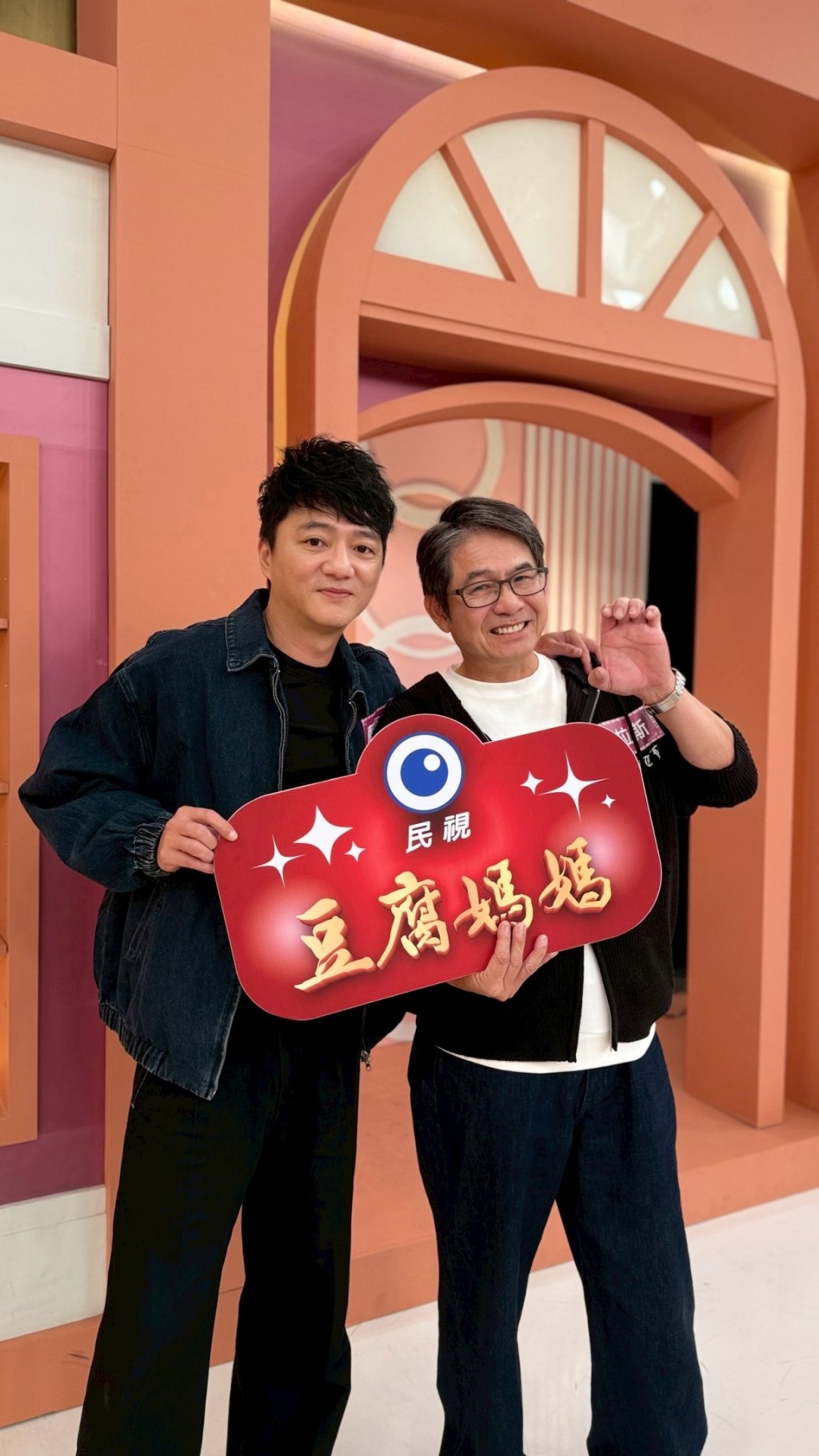 (影)／洪都拉斯拍槍戰爆破戲震到胸腔發麻 藍葦華拍做菜戲手指掉肉噴血？