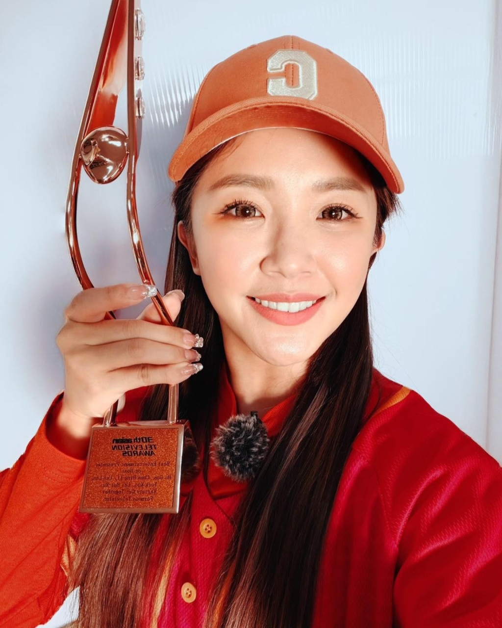 賴慧如曬「國際獎盃」曝喜訊!粉絲狂讚多才多藝 她搶先揭除夕節目將「出大招」