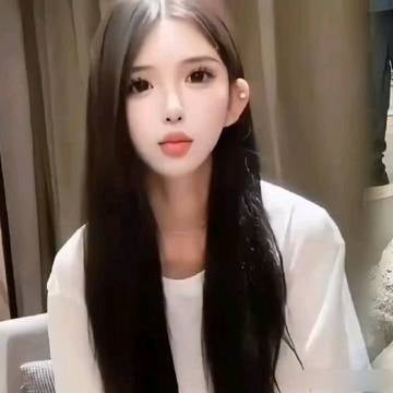 20歲女網紅遭斷腿丟包柬埔寨！網見她吃「八寶粥」曝暗黑內幕：牙被拔光