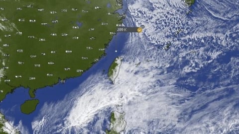 台灣上空驚見明顯波動！專家分析「1現象」示警：今晚有輻射冷卻低溫