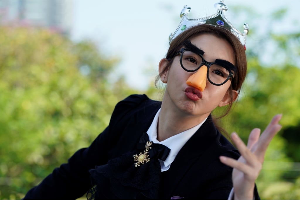 從影大尺度演出！郭書瑤變身網紅 直露「人工乳房」大膽對戲遭批沒家教