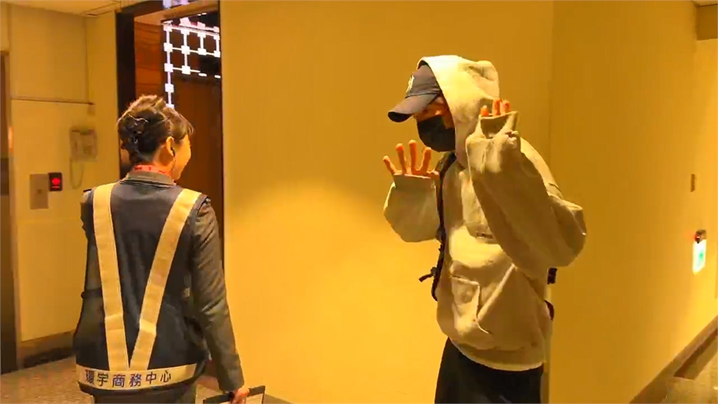 最新/粉絲尖叫!韓國男神宋仲基來台了 多名台韓大咖明出席「金唱片頒獎典禮」