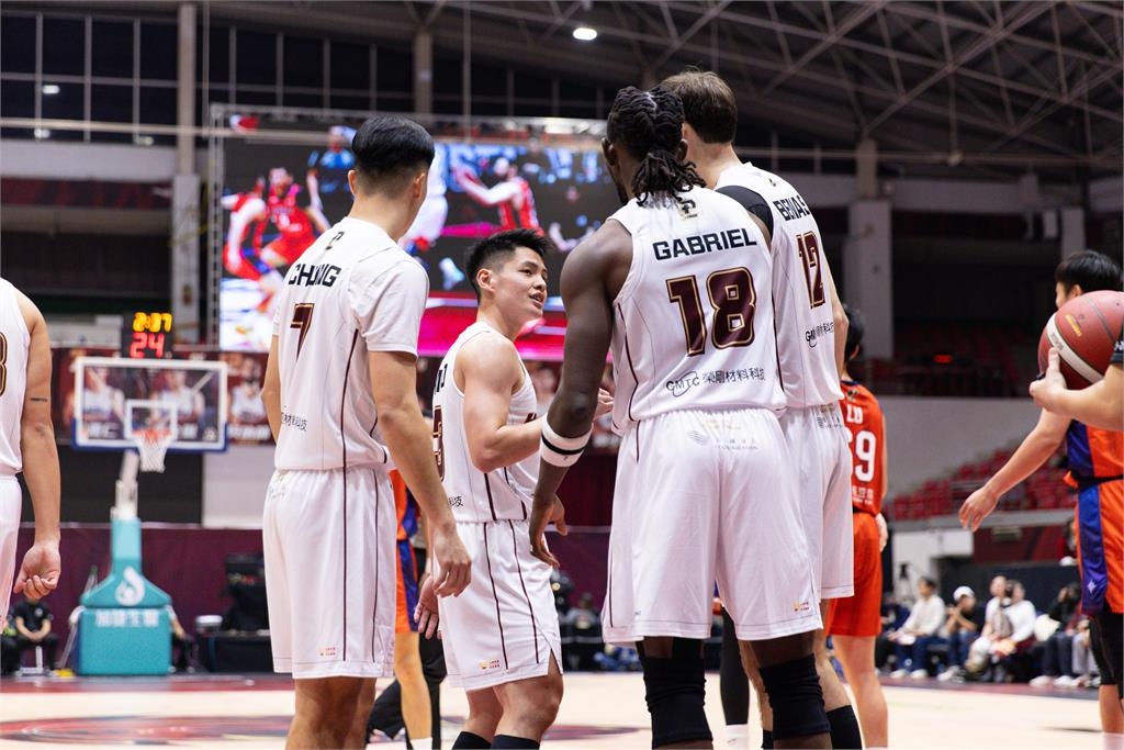 PLG／領航猿主場迎戰獵鷹！《PLG LIVE 543》陪你聊籃球還可抽精美紅包