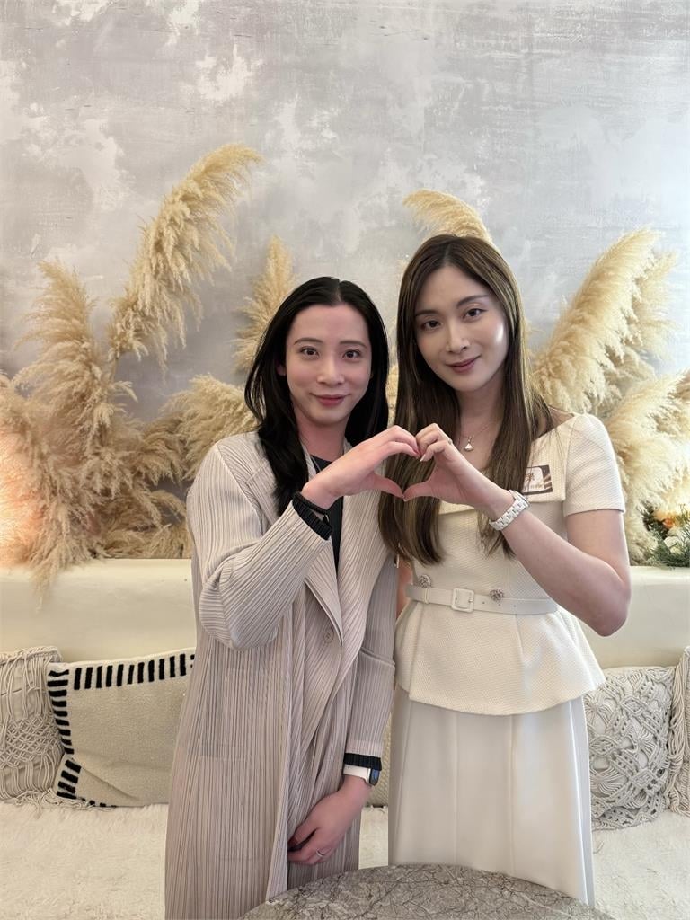 Fumi阿姨驚喜聯動「最美檢察官」！絕美合照引全網暴動：太賞心悅目