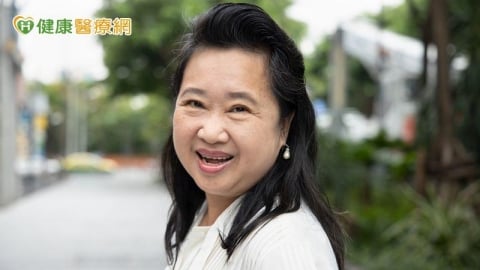 49歲女多方除皺卻更顯疲態！皮膚科醫師教你破解歲月痕跡