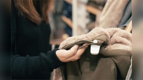 冬季厚衣能遮狐臭？   錯！醫曝「如裹保鮮膜、異味更加厚重」