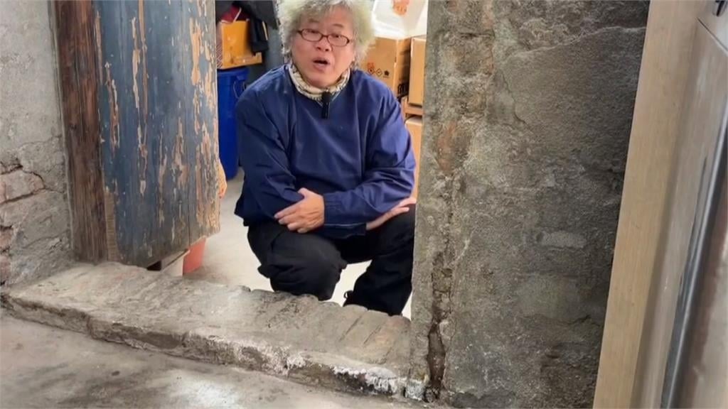 冷到冒白團？　彰化鹿港百年古厝現「凍霜」疑雲