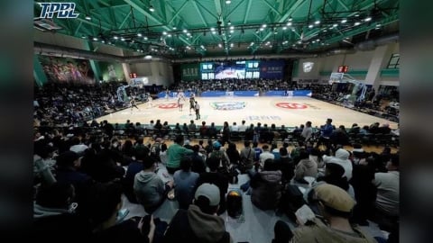 籃球／球員竟得和球迷一起上廁所！雲豹中壢主場首戰問題超多！連自家洋將都怒噴髒話