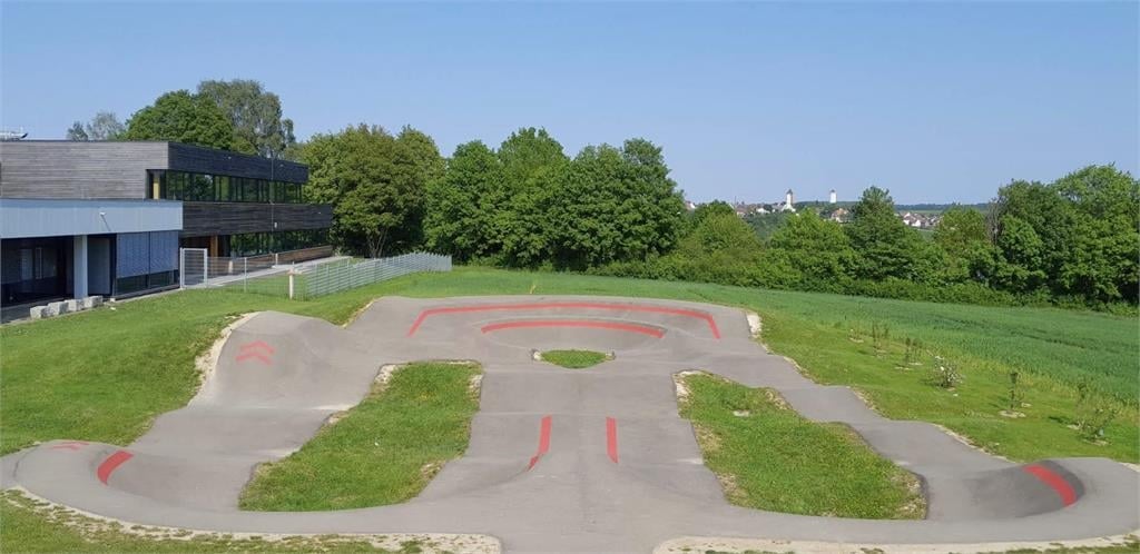 竹北極限公園「方向箭頭」出包?民眾PO網提醒!專家解惑「這樣說」