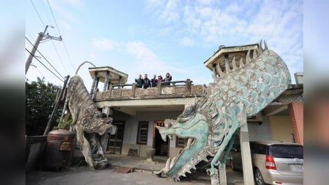 彰化「隱藏版龍虎塔」登新打卡點！43年歷史神似「高雄知名景點」屋主揭來由