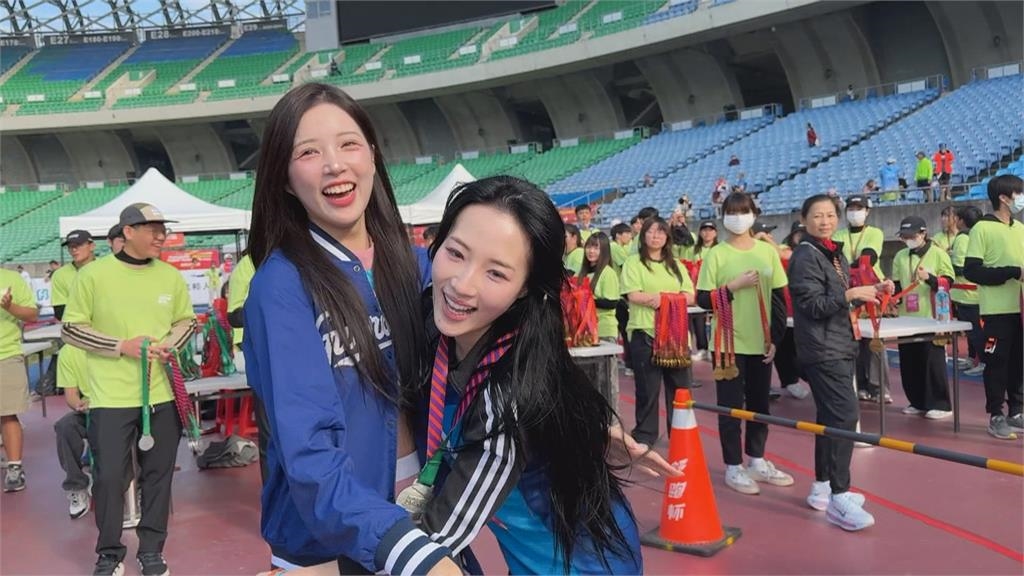 高雄馬拉松第二日　運發局長"撩落去"跑半馬完賽