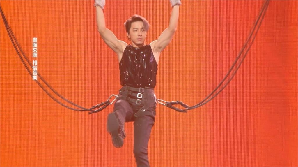 Energy閃兵案後首次公開合體！　書偉鞠躬道歉　坤達喊話感謝愛妻