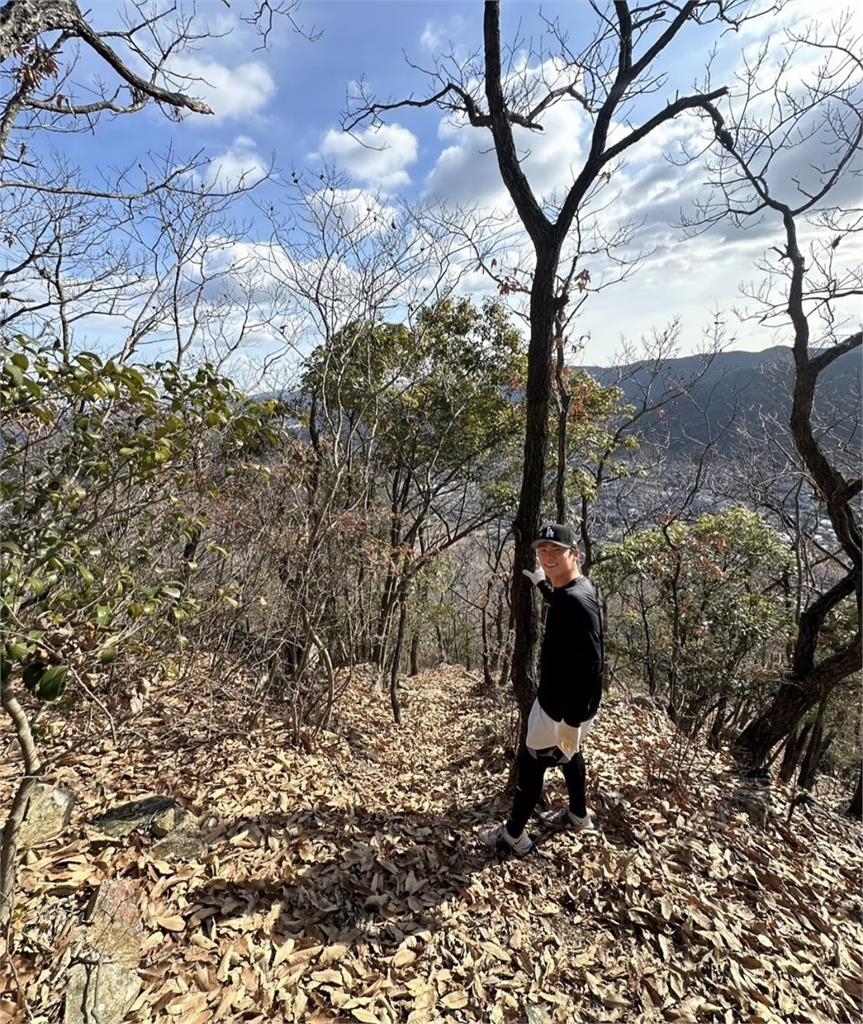 MLB(影)／MVP原來這樣紓壓！山本由伸返回家鄉慢活山林跳繩、釣魚超愜意