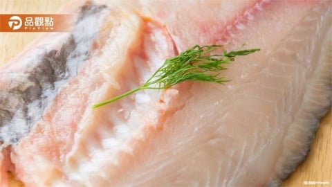 女吃自助餐吃「鱈魚」狂噴油屁！專家揭辨識關鍵