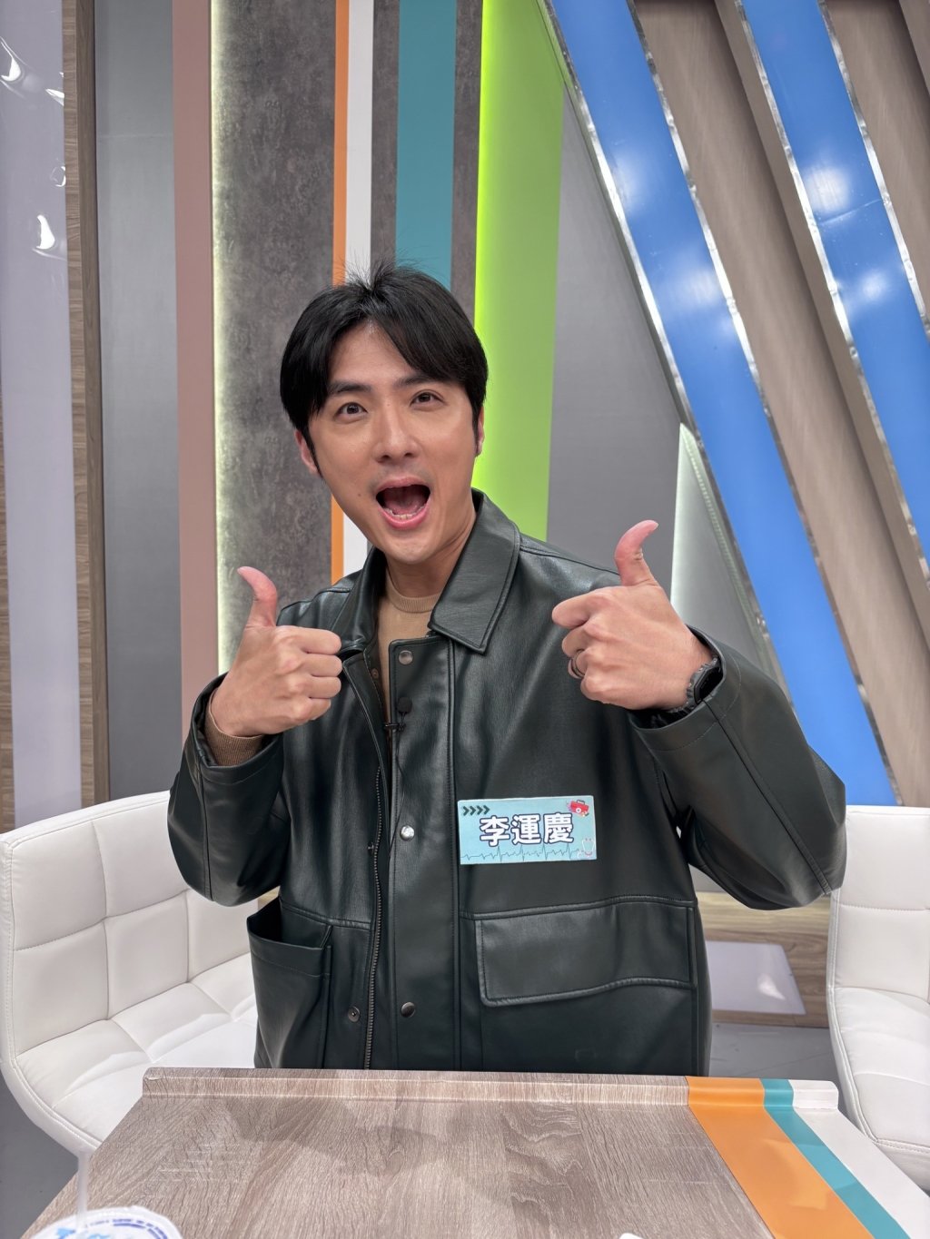 (影)／小鐘大談吃糖衰老危機 沒沛綾「一句話」驗証此話不假？