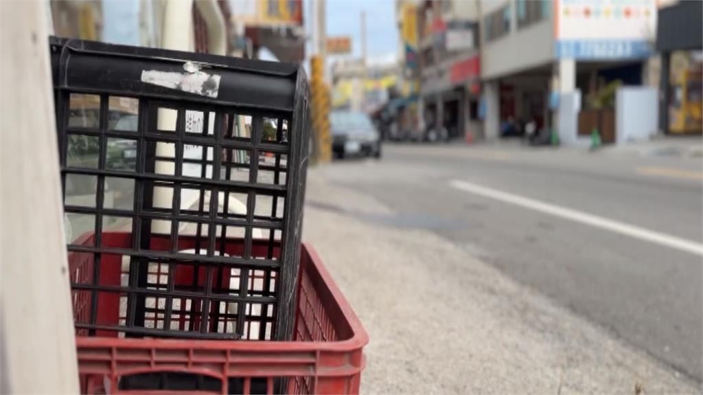 彰化鹿港吹9級強風 目擊塑膠箱上演「離家漂流記」