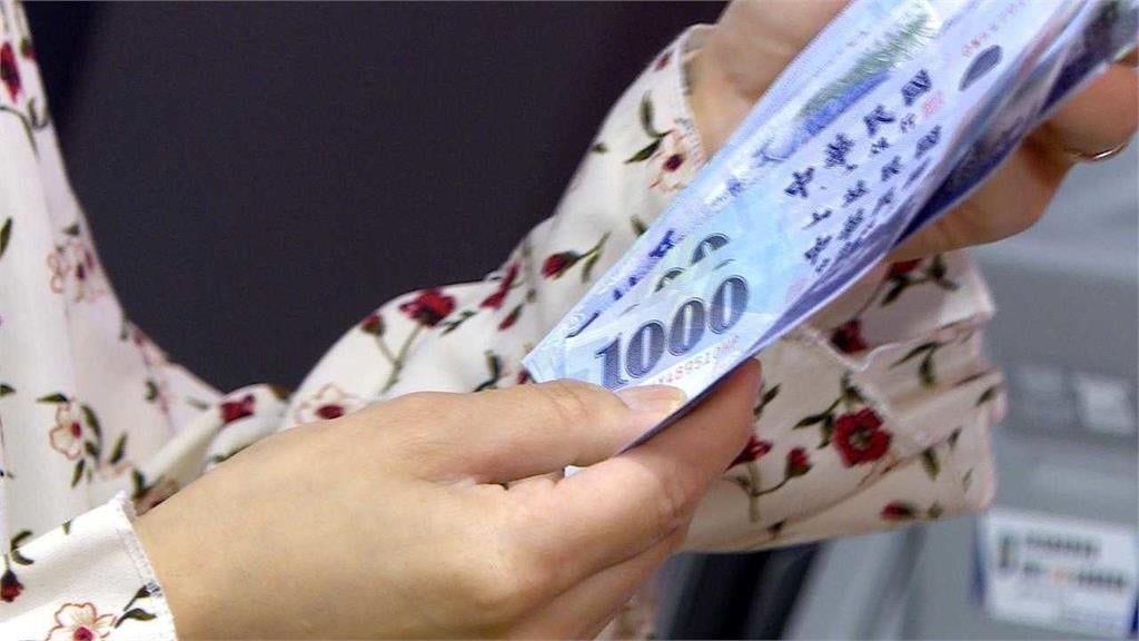 哥哥劈腿又約X喊「自己過得很爽」！她掙扎「該說真相嗎？」網答案一面倒