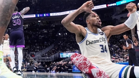 NBA(影)／連自家球迷也嗆！公鹿半場慘輸31分遭噓　字母哥不忍了「倒讚反噓」