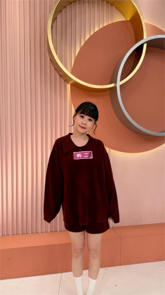 吳東諺冬天是「人肉暖床器」！幫太太白家綺暖好被子再讓位