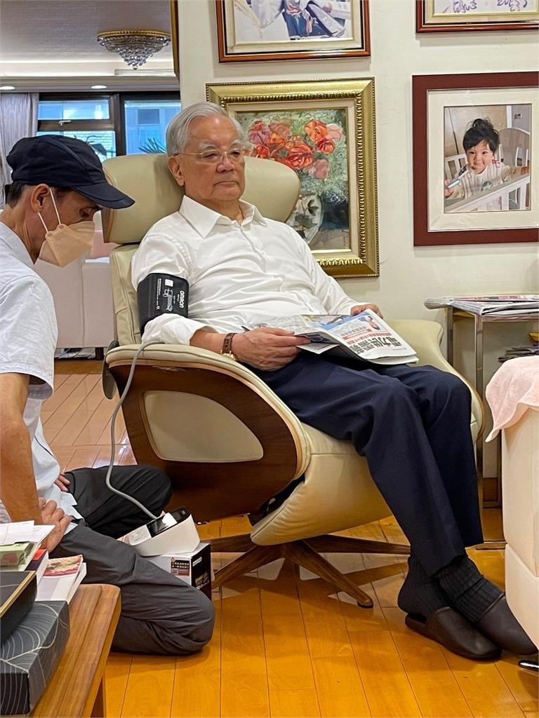89歲連戰「罹患攝護腺癌」又中風！媳婦路永佳親揭「最新病況」全說了