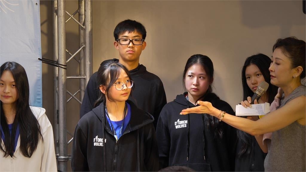 挺過外遇風波！　連勝武、路永佳連袂出席新書發表會