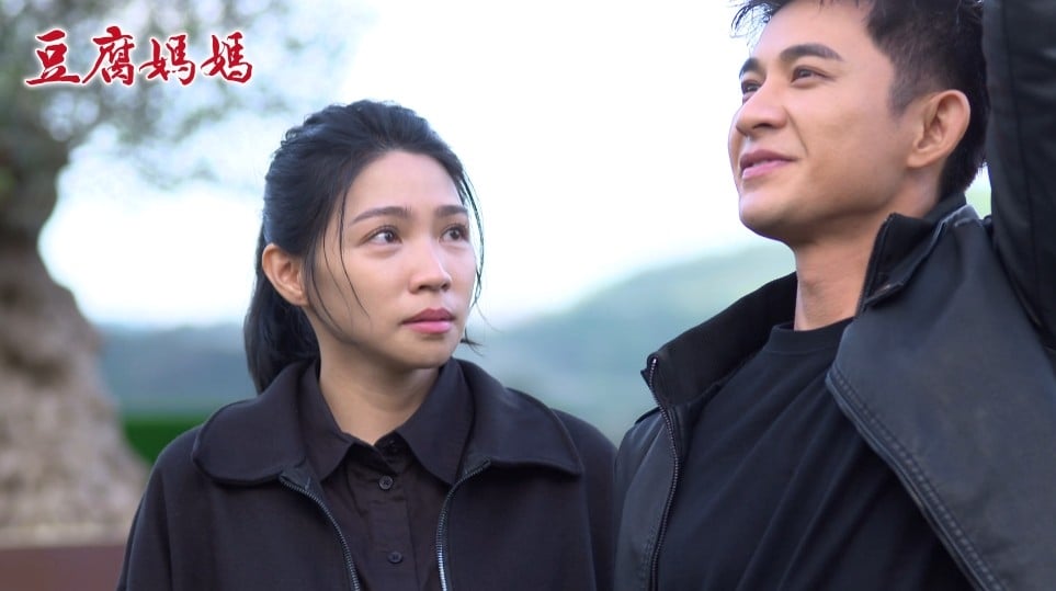 曾智希《豆腐媽媽》新婚隔日喪母！墓園「斷腸告別」網全看哭