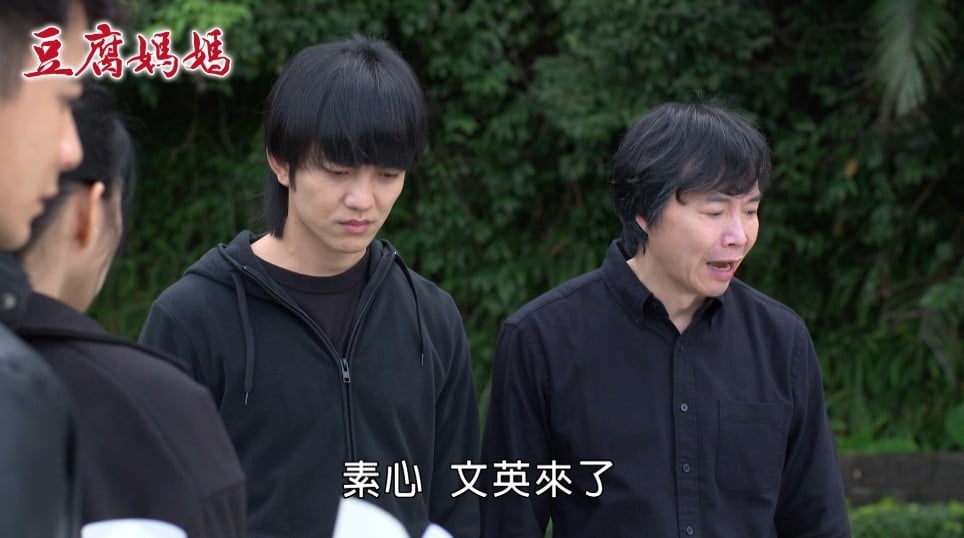 曾智希《豆腐媽媽》新婚隔日喪母！墓園「斷腸告別」網全看哭