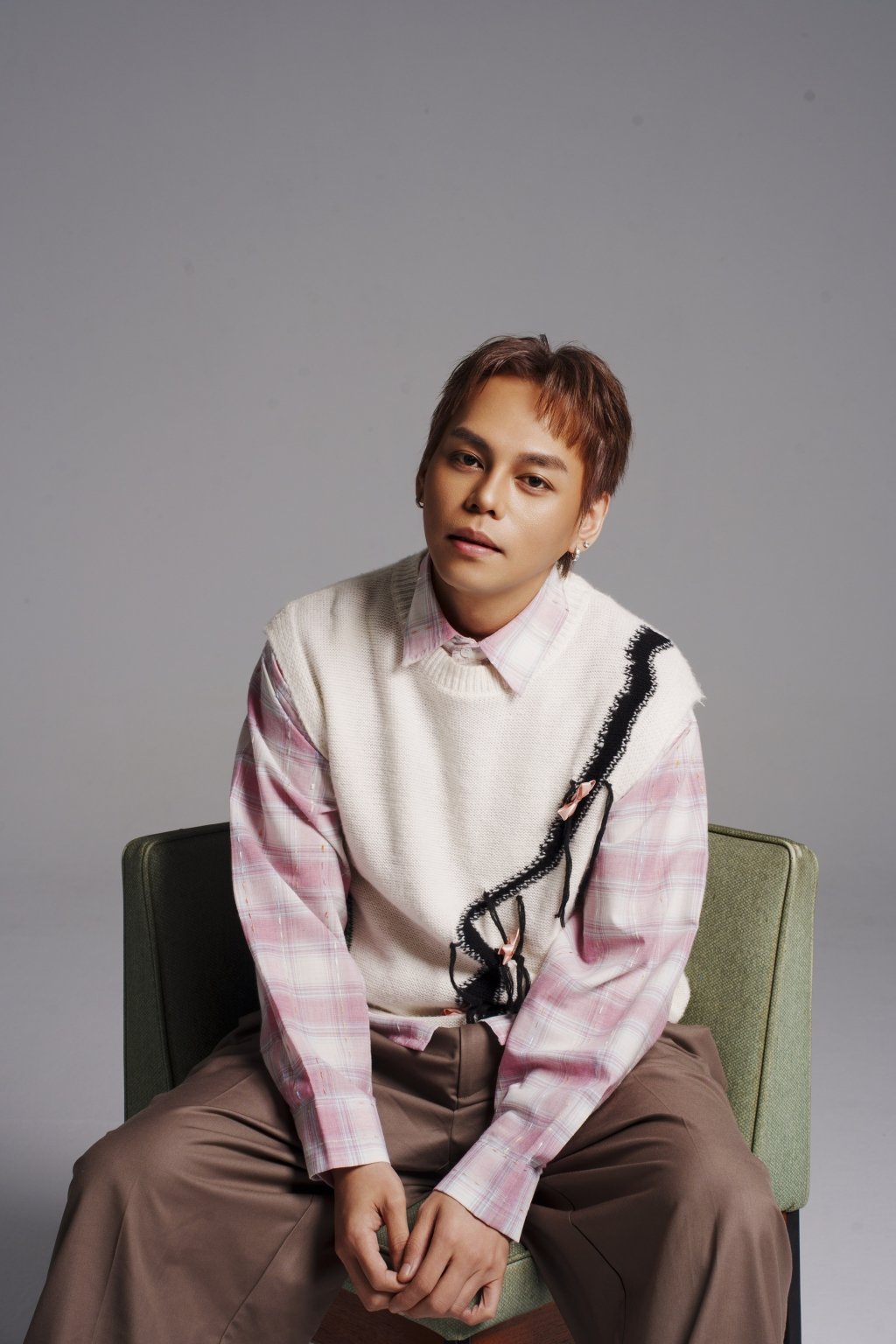 曾唱〈癡情玫瑰花〉爆紅！男星苦陷低潮「存款剩四位數」 暴瘦近況曝光