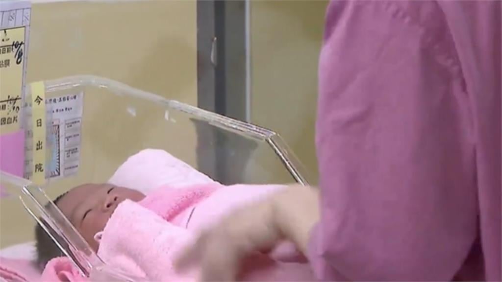 高雄出生率創新低「死亡數翻1倍」…「少子+高齡雙壓」市府祭出對策救婚育！