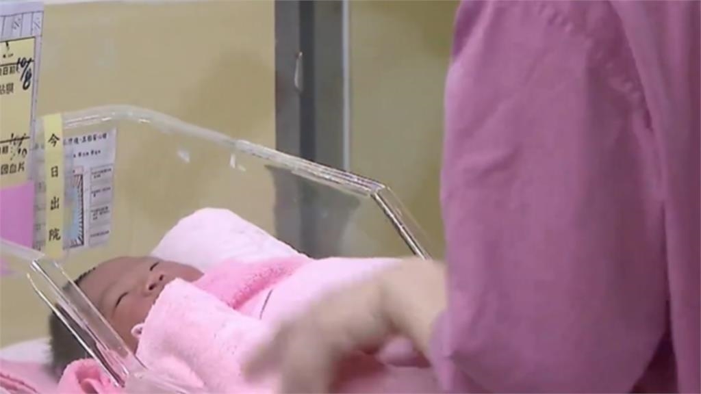 高雄出生率創新低「死亡數翻1倍」…「少子+高齡雙壓」市府祭出對策救婚育!