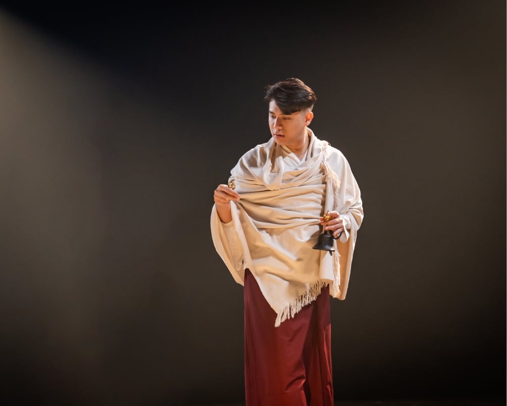 賴雅妍求助禪師「有無被鬼跟」 他片場施法「拍戲秒變順利」全場驚