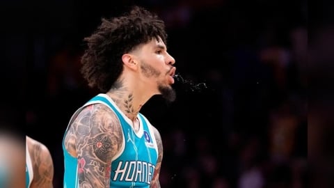 NBA(影)／「球小弟」為「球大哥」出一口氣！狂砍9記3分球率黃蜂逆轉勝湖人