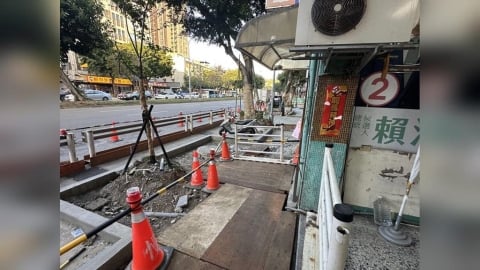扯！人行道更新騎樓難通行　市府竟發函民眾「盡速改善」