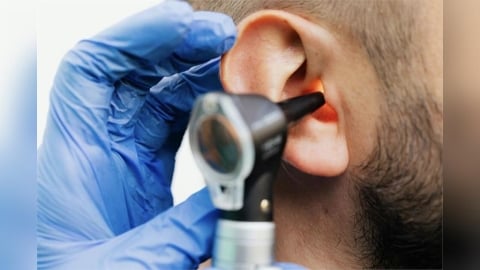 48歲男起床「耳朵像被關靜音」   天冷注意耳中風二大警訊！