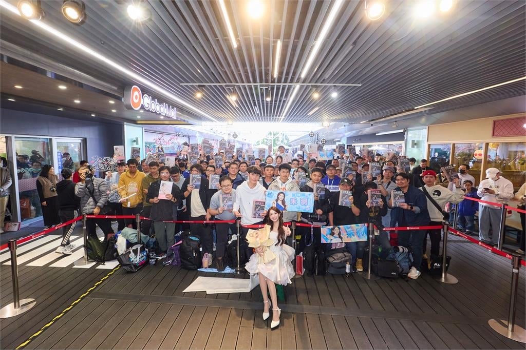 啦啦隊(圖多)／富邦女神簽書見面會爆滿！王齊麟愛妻十元挺孕肚力挺還送這浮誇好禮