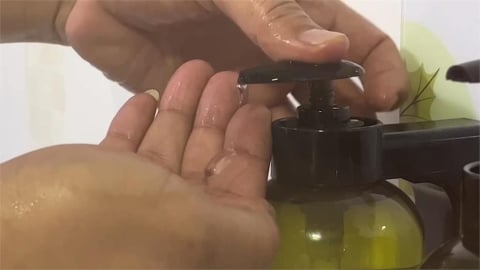 沐浴乳變「細菌溫床」？專家驚揭「2節儉真相」幾乎每人都做過！