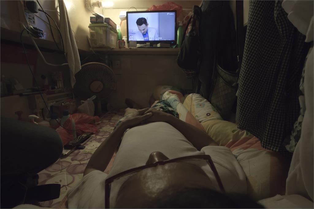 財經專家曝「台版劏房」預售屋格局！「1層14戶」網看傻：這車位吧？