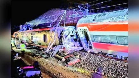【有片】西班牙高速列車脫軌對撞　司機身亡、至少21死百人傷