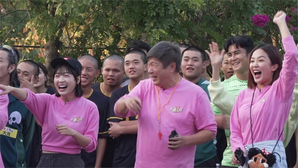 「樂齡組跳舞賽」胡瓜跳舞出題馬上忘記動作！鄉親媽媽神還原舞蹈過關