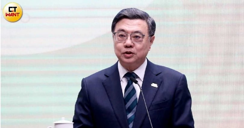 閣揆卓榮泰（中）20日將召開記者會說明台美關稅15％詳情。（圖／侯世駿攝）