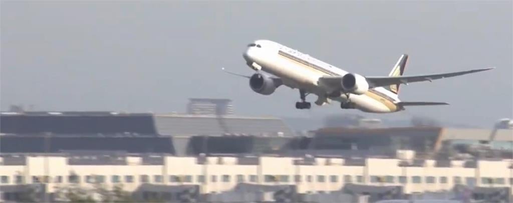 搭飛機飲料別亂點！空服員揭「這類飲品」超母湯：一落地身體容易疲累