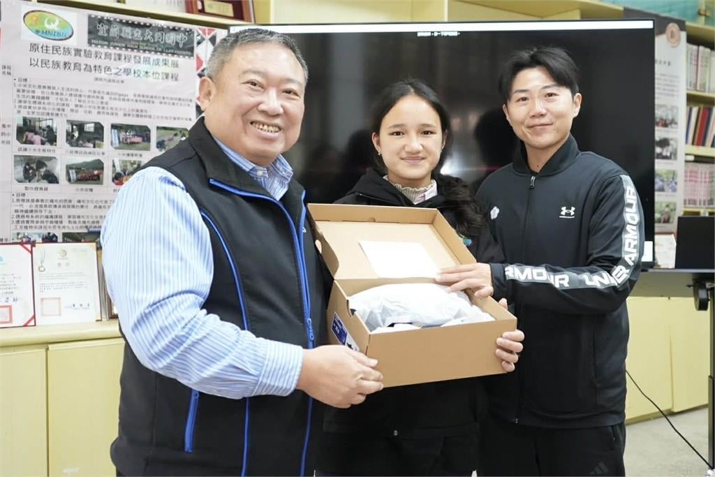 綜合／中華奧會團結基金會進偏鄉！四屆奧運元老「雷母」雷千瑩親自指導小選手